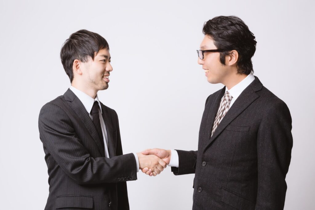 就活・転職サービスを比較する社会人